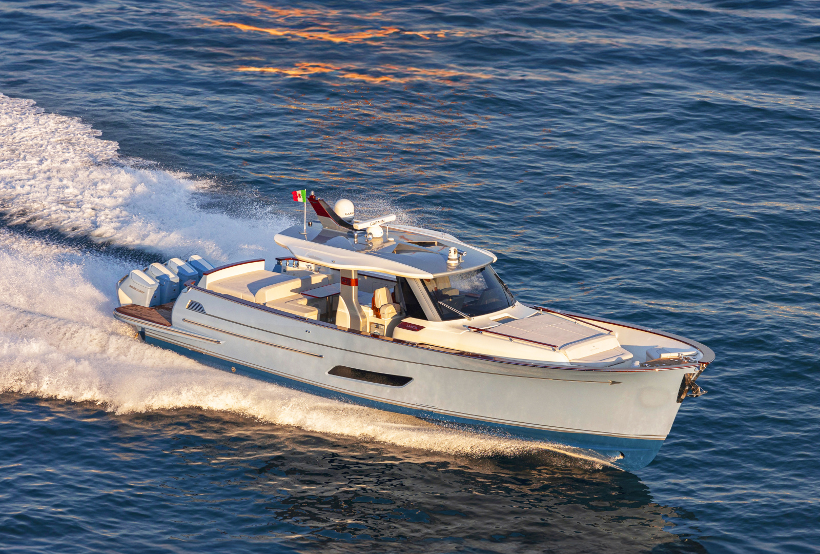 Check Out the Inboards & Outboards at the 2025 Annapolis Powerboat Show